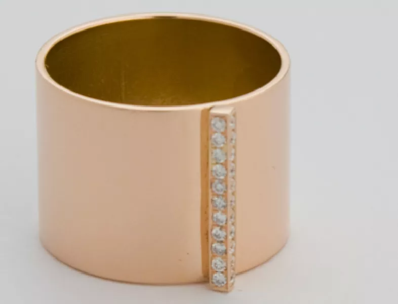 Bague tube sertie de diamants
